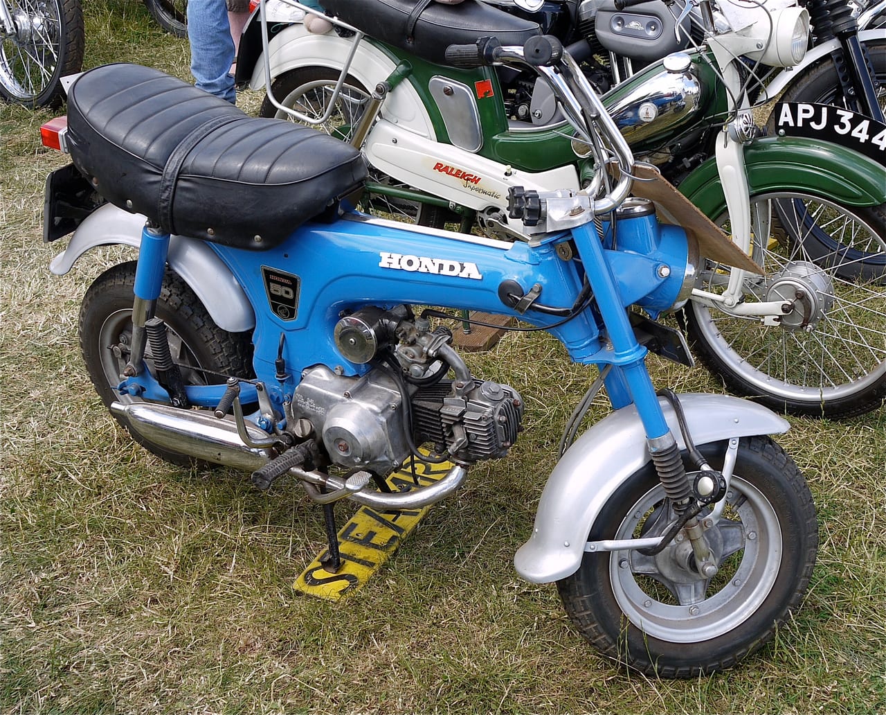 ホンダ ダックス(ダックスホンダ ST50 / ダックス AB26)の実車写真