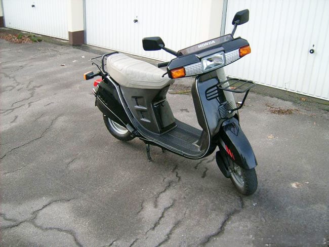ホンダ リードSSの実車写真