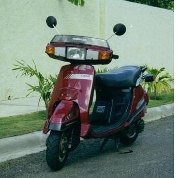 ホンダ リード125 (初代)の実車写真