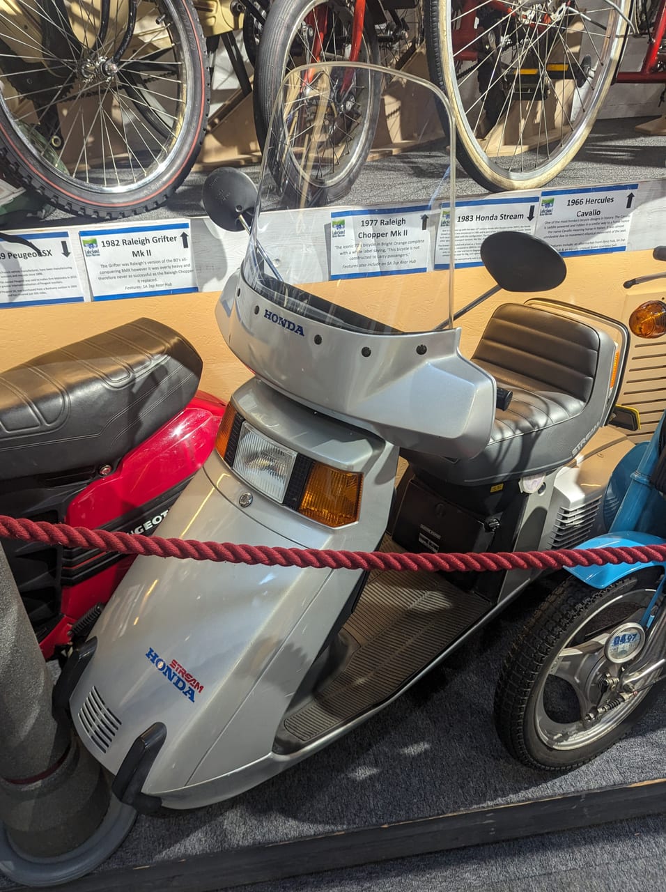 ホンダ ストリームの実車写真