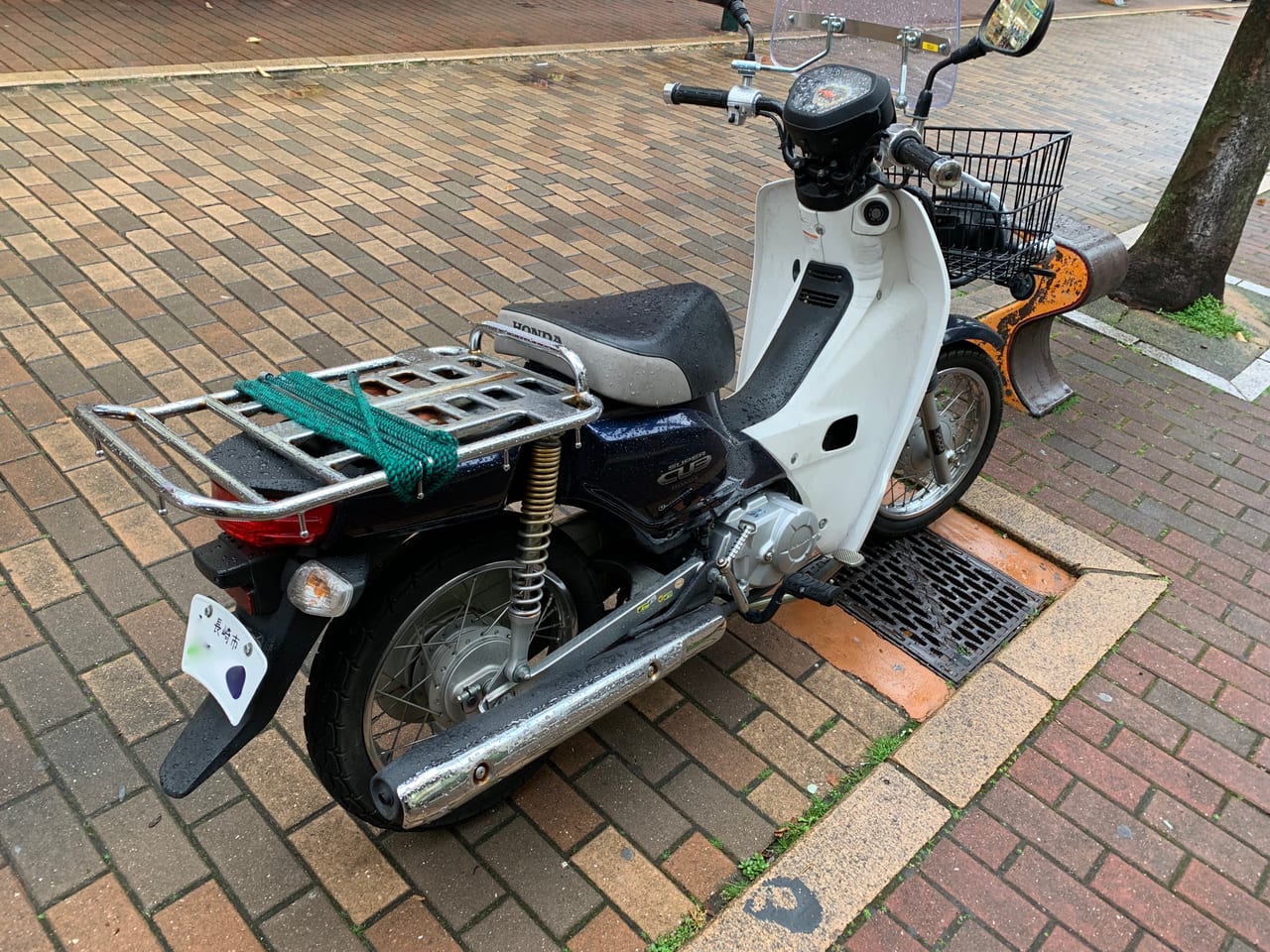 ホンダ スーパーカブ50(AA04)の実車写真
