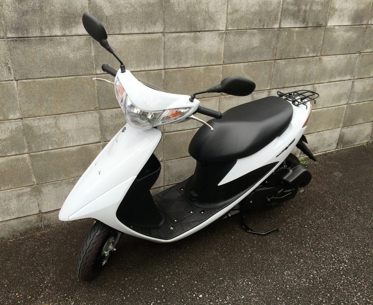 スズキ アドレスV50の実車写真