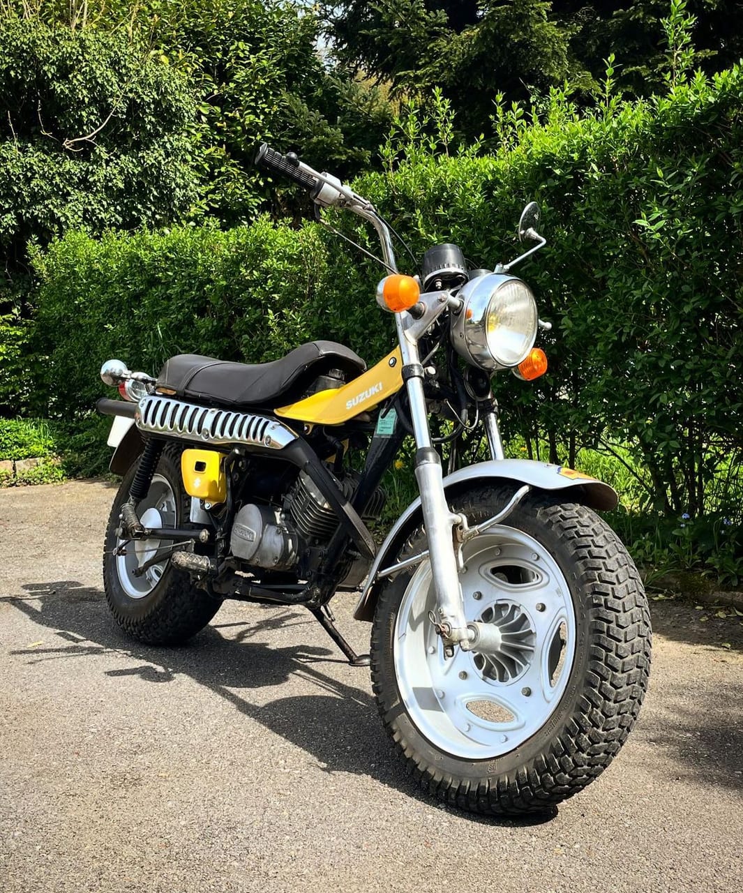 スズキ バンバン125(RV125 旧型)の実車写真