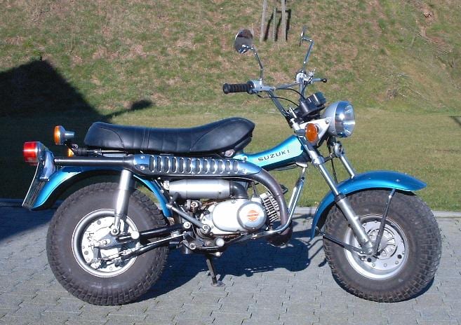 スズキ バンバン90(RV90)の実車写真